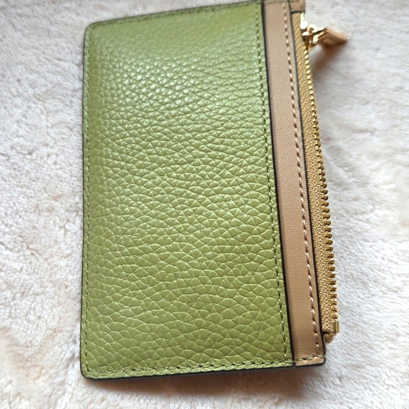 Michael Kors Olive and Beige‎ Card Holder - Picture 4 of 4
